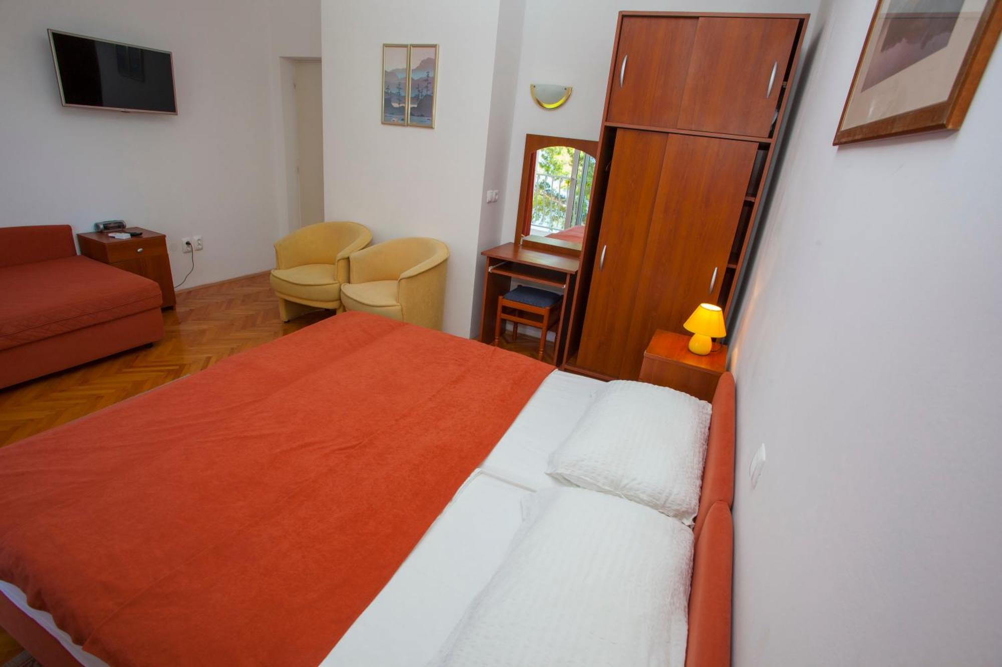 Apartments Ankora Tucepi Exterior photo