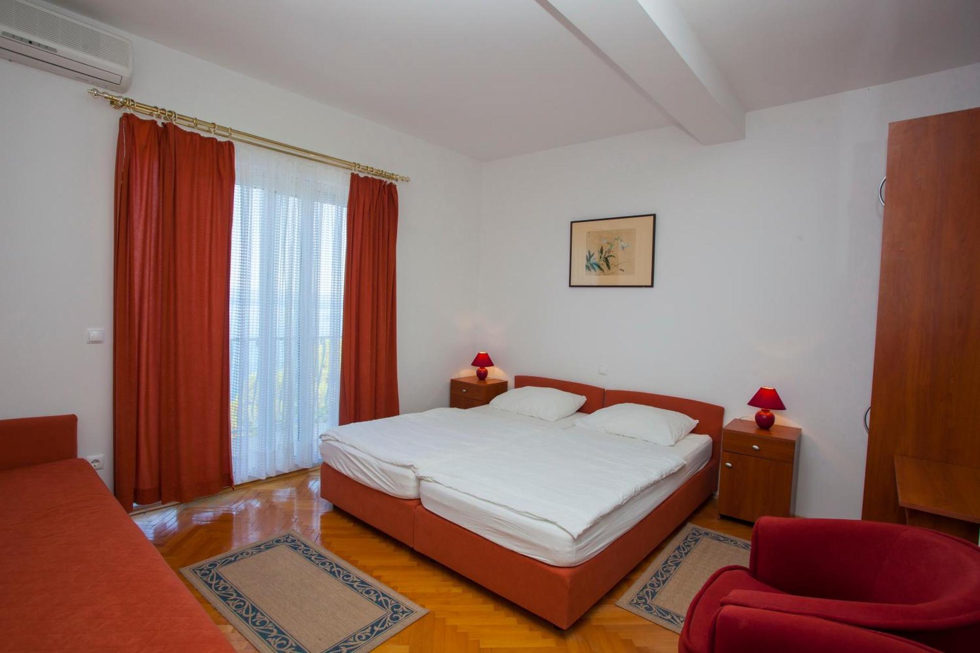 Apartments Ankora Tucepi Exterior photo