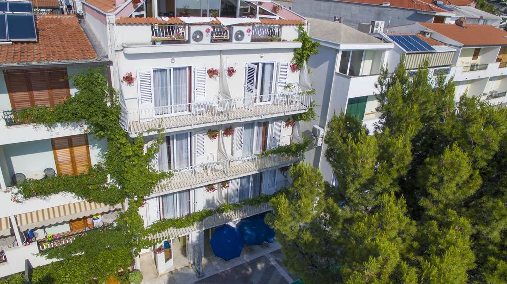 Apartments Ankora Tucepi Exterior photo