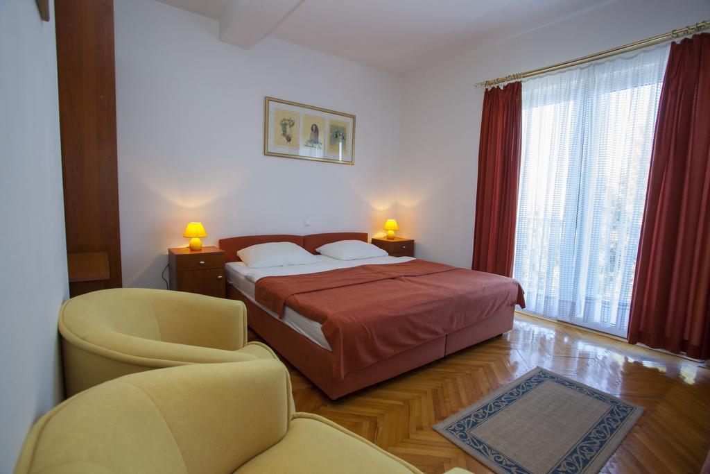 Apartments Ankora Tucepi Exterior photo