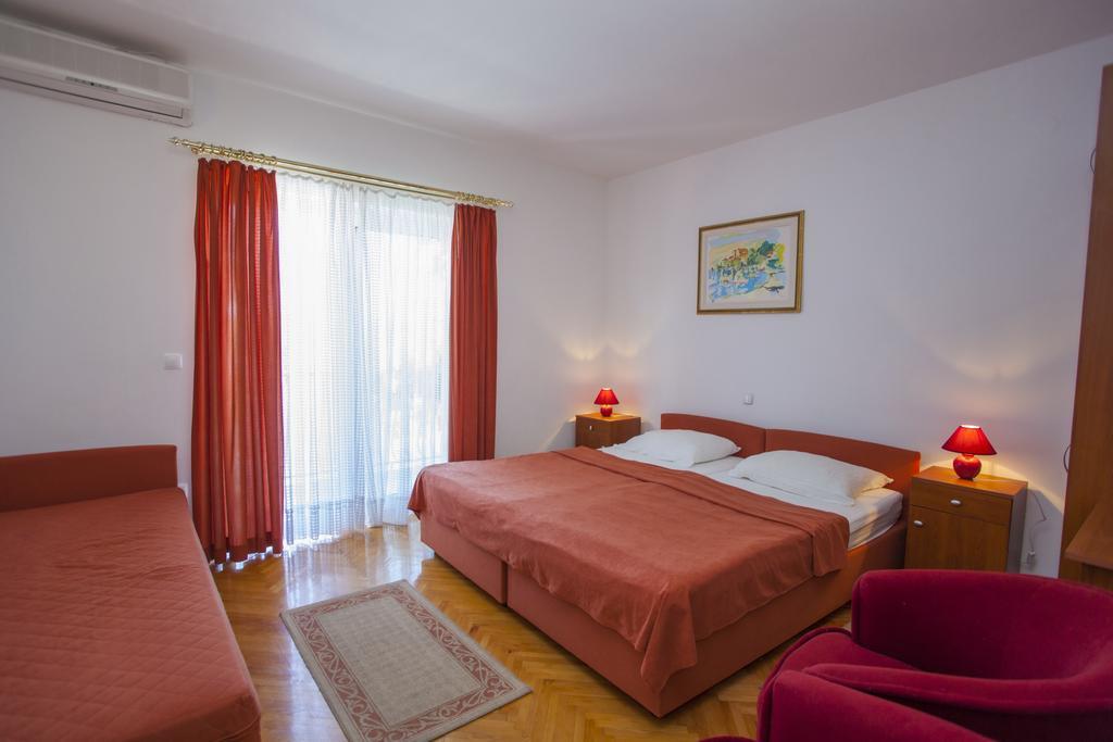 Apartments Ankora Tucepi Exterior photo