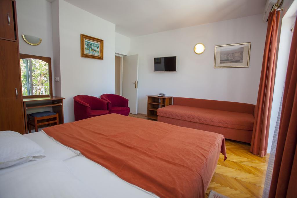 Apartments Ankora Tucepi Exterior photo