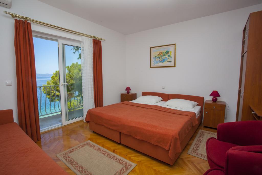 Apartments Ankora Tucepi Exterior photo